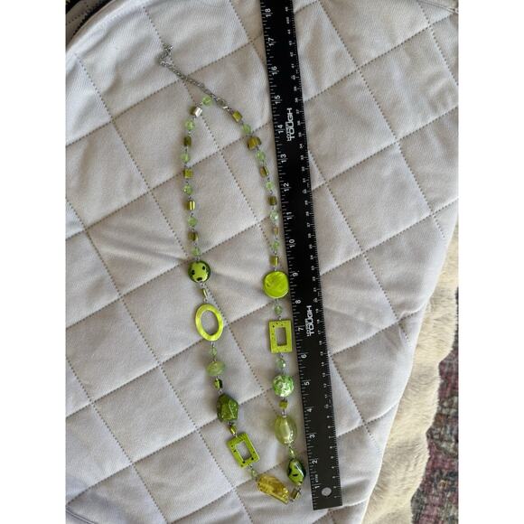Artsy Boho Green Lucite Beaded Statement Necklace Long Adjustable Chain - Picture 9 of 9